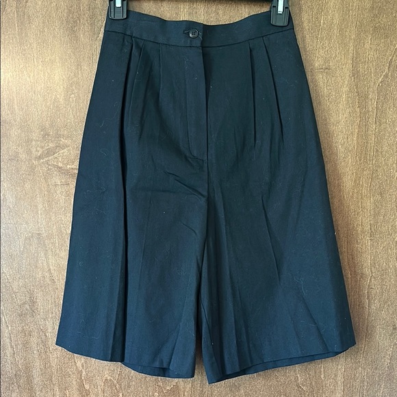 Vintage Megan Moore Black Pleated Wide Leg Shorts - Picture 1 of 5